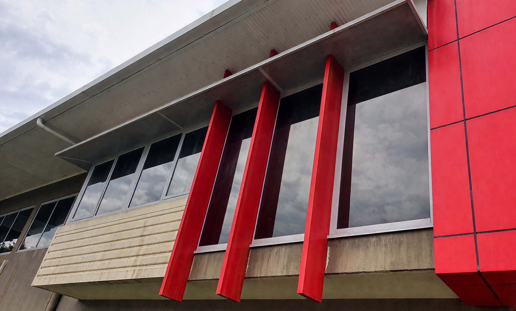 Before Commercial Exterior Cleaning